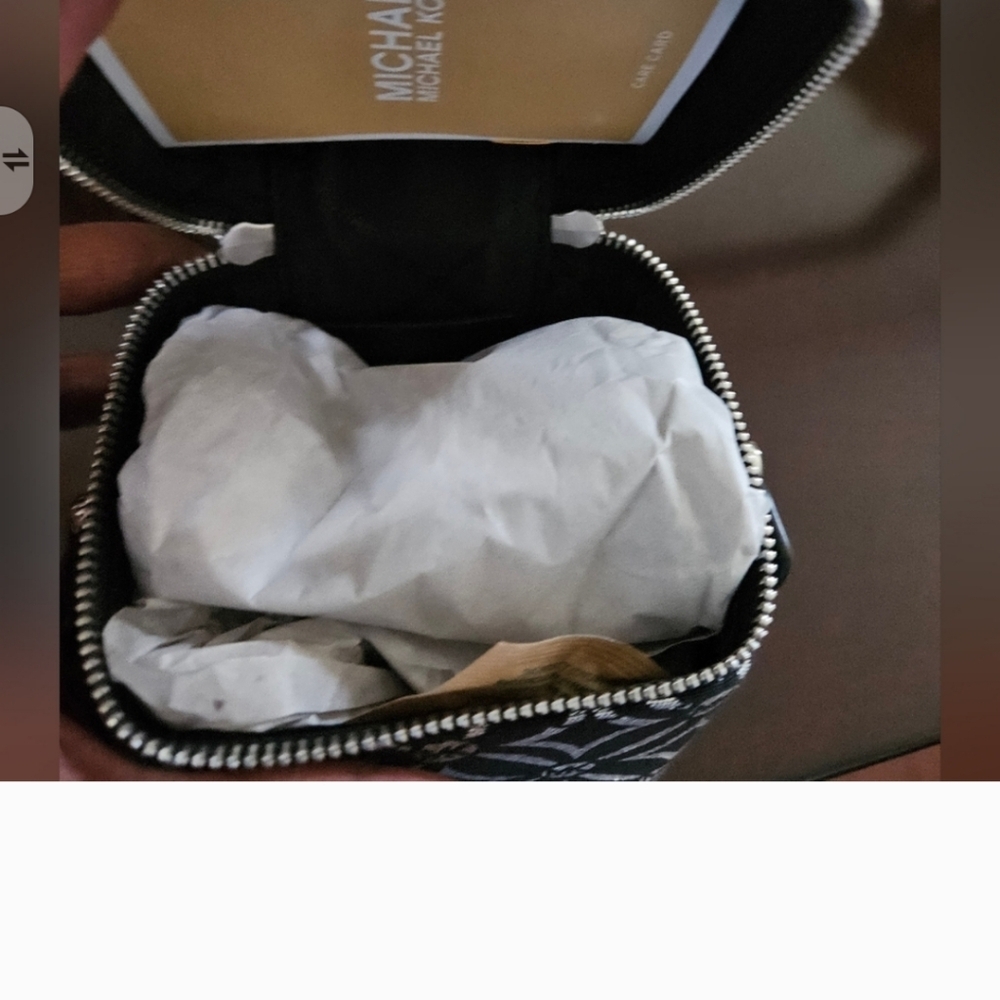 Michael Kors Sandrine Small Box Bag - Picture 5 of 5